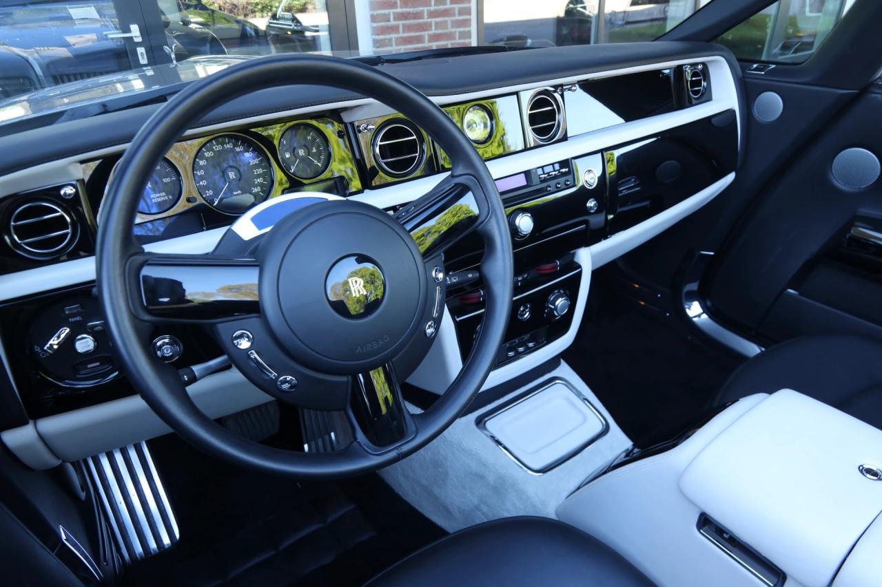 2009 Rolls - Royce Phantom Drophead Coup&eacute; &ldquo;One of the finest&rdquo;