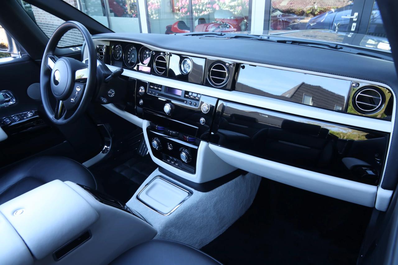 2009 Rolls - Royce Phantom Drophead Coup&eacute; &ldquo;One of the finest&rdquo;