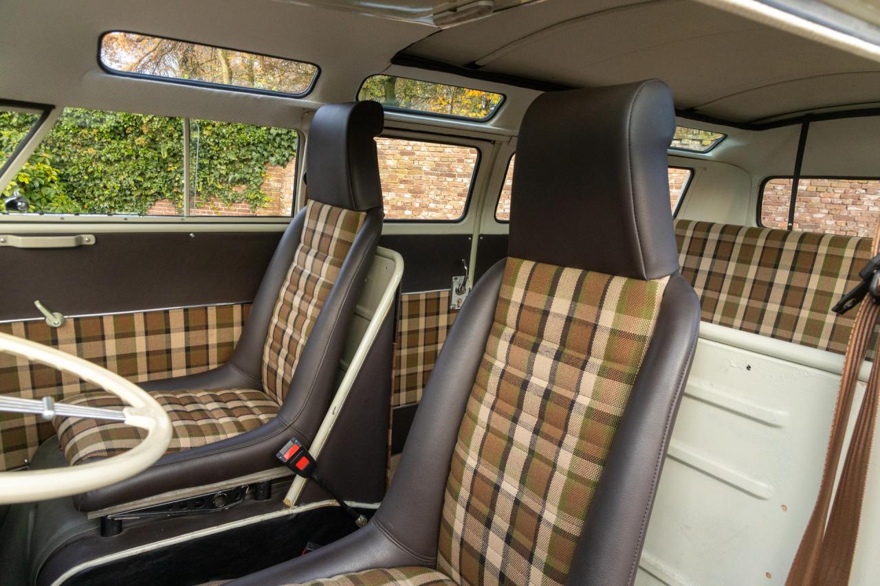 1967 Volkswagen T1 &ldquo;Samba-Customized&rdquo;/ Micro Bus