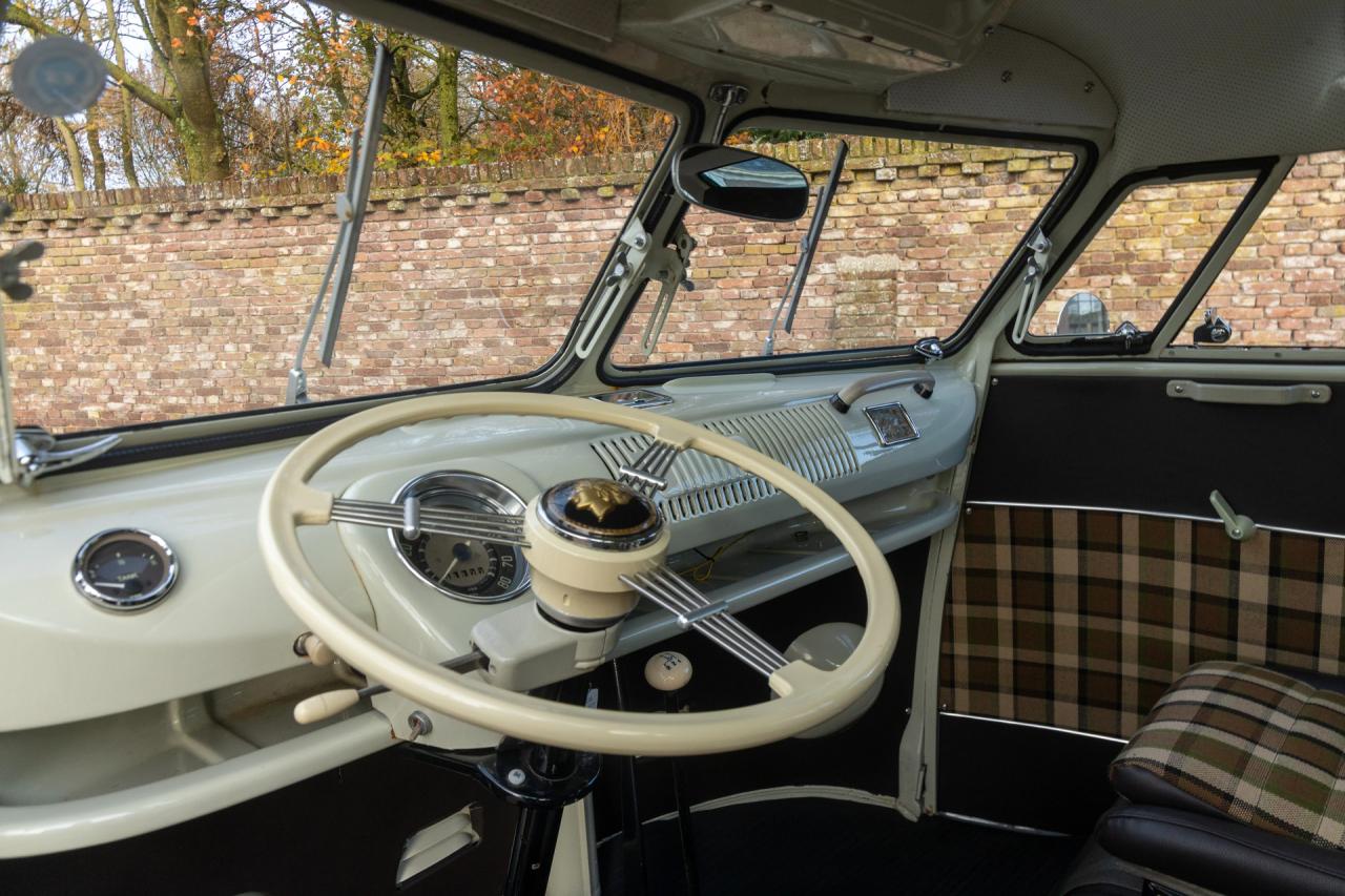 1967 Volkswagen T1 &ldquo;Samba-Customized&rdquo;/ Micro Bus