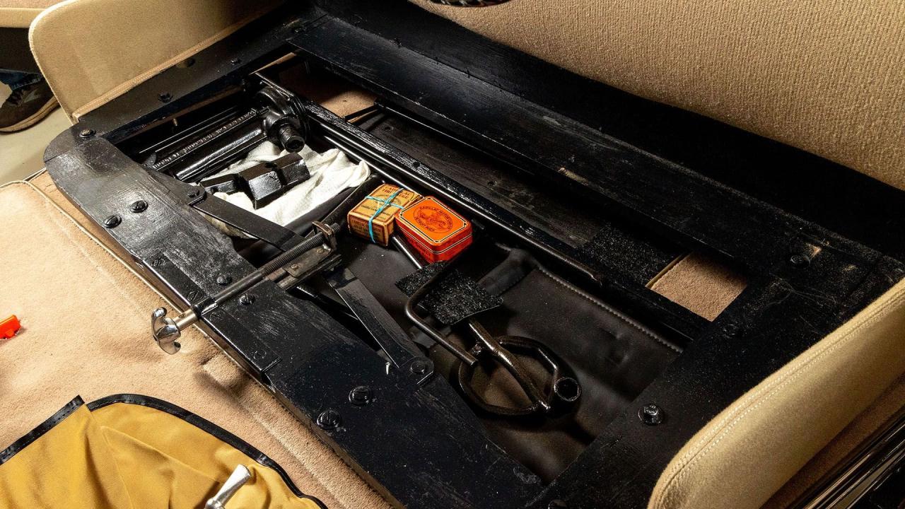 1931 Cadillac Series 452A V-16 Fleetwood Convertible Coupe