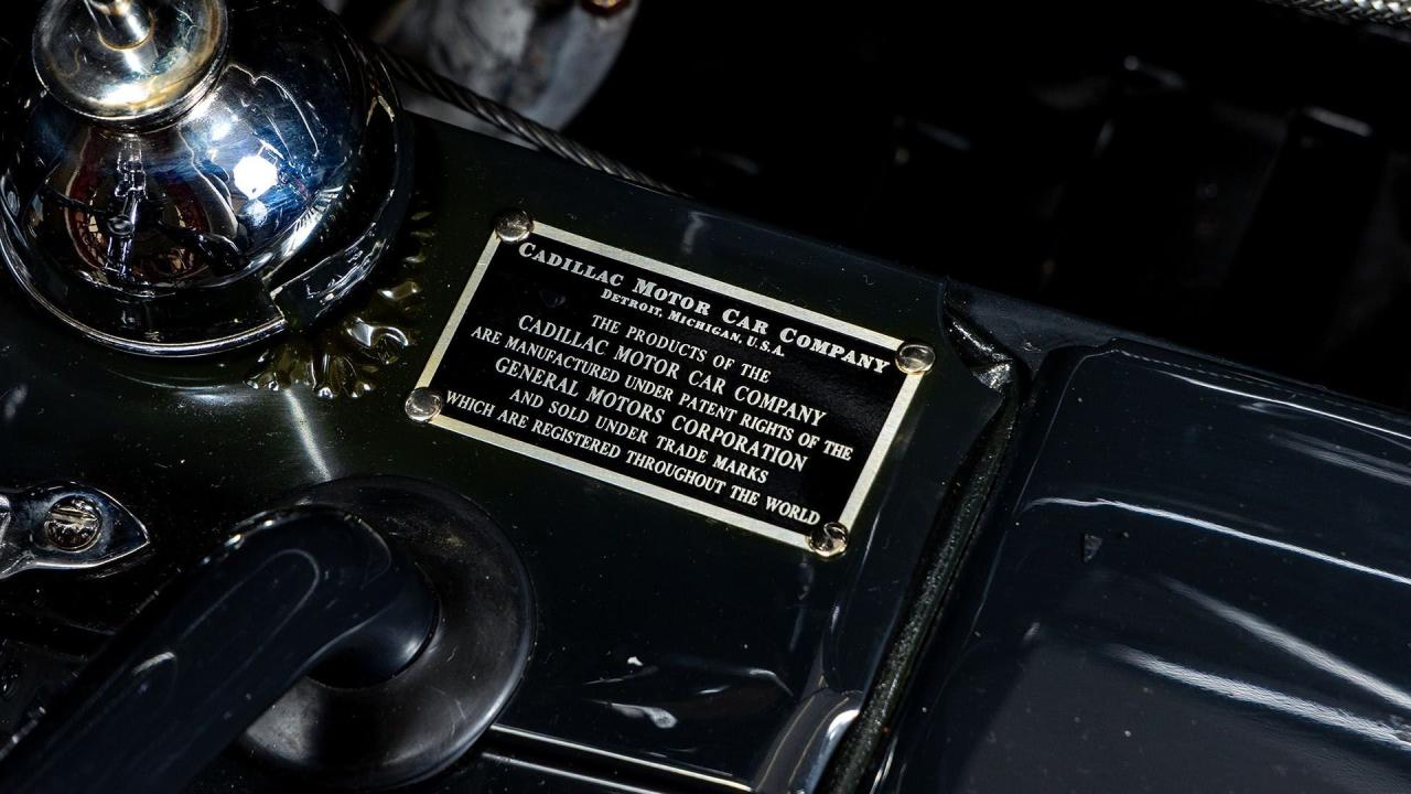 1931 Cadillac Series 452A V-16 Fleetwood Convertible Coupe