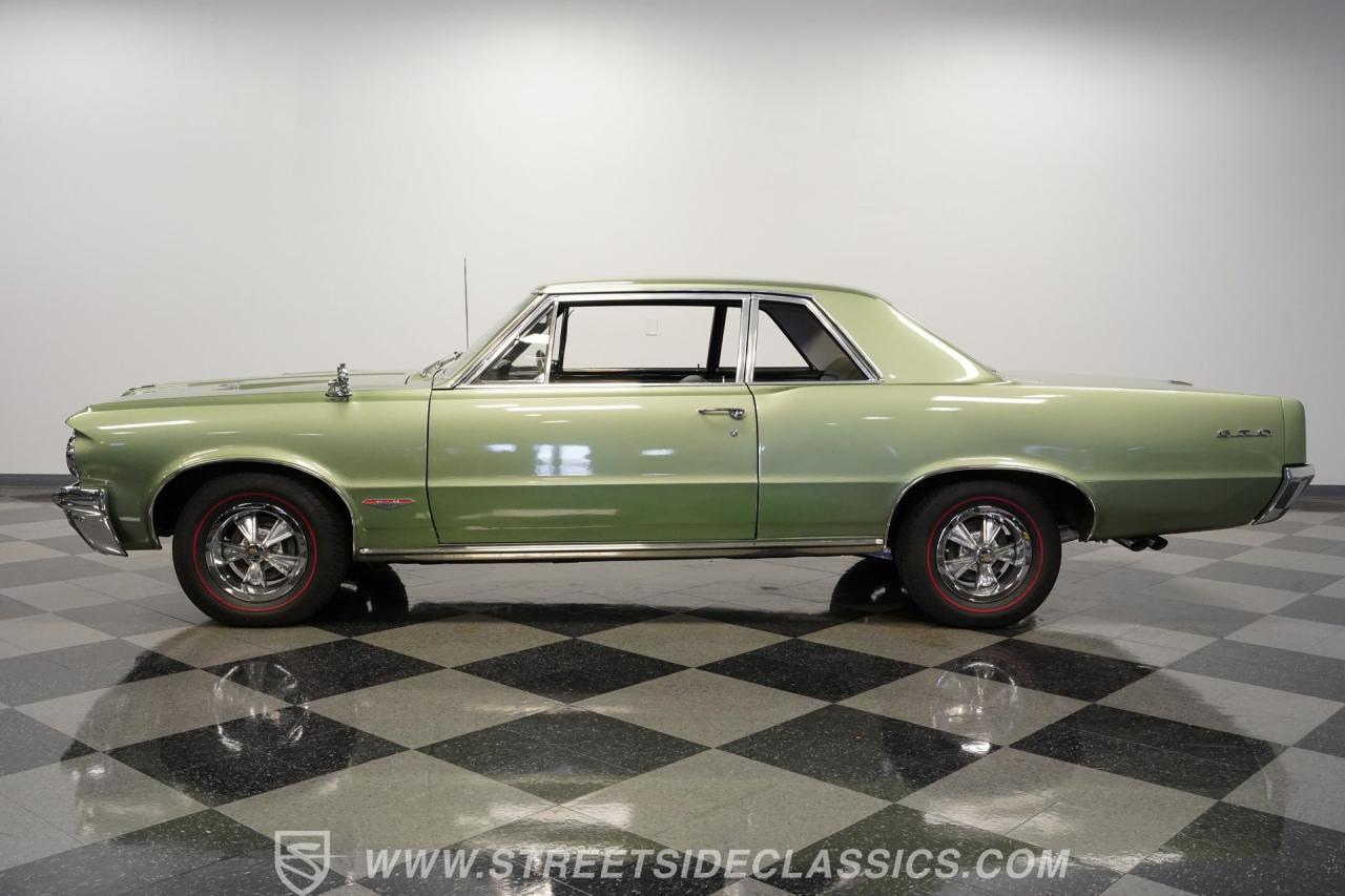 1964 Pontiac GTO Tri Power