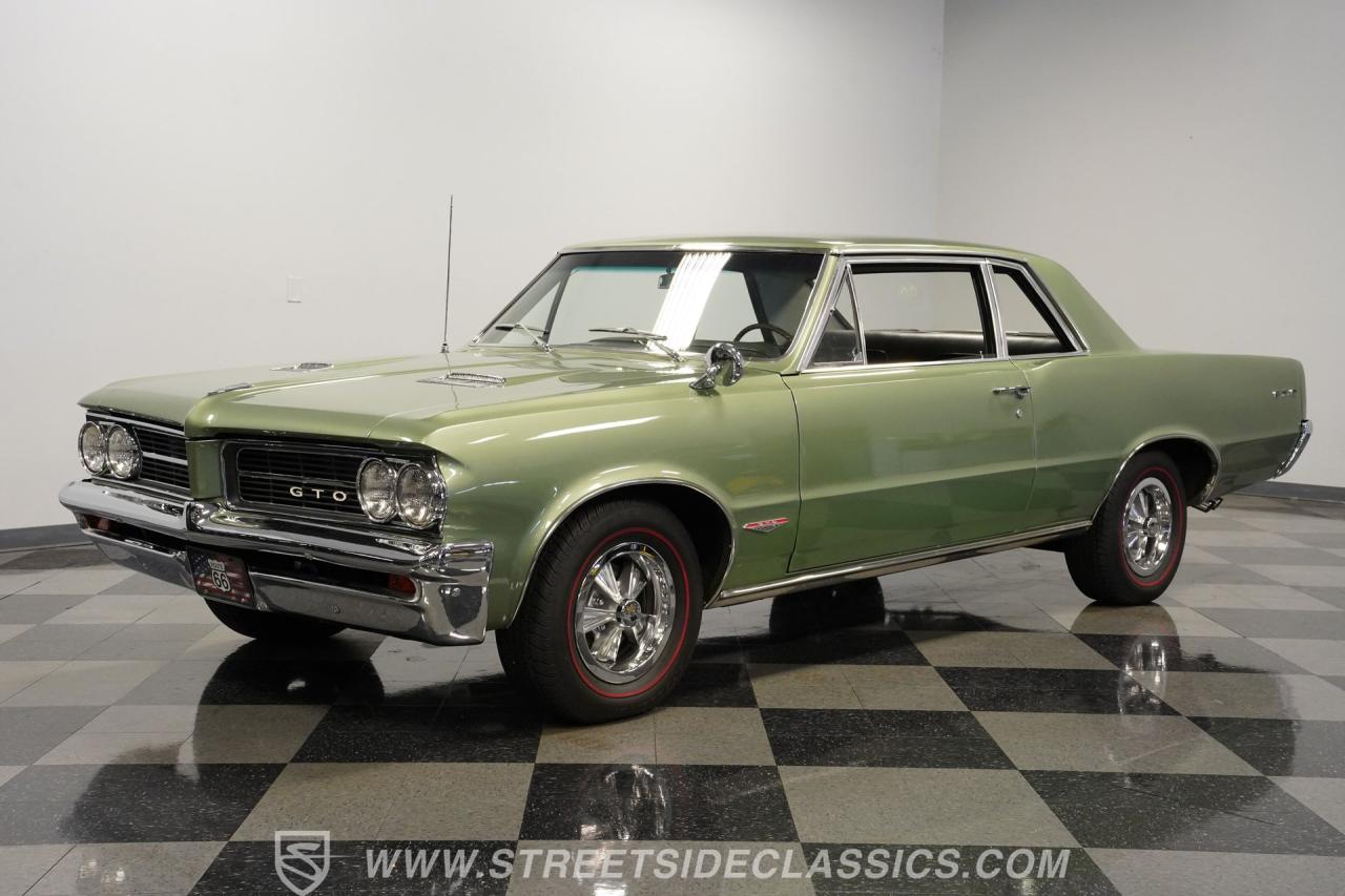 1964 Pontiac GTO Tri Power