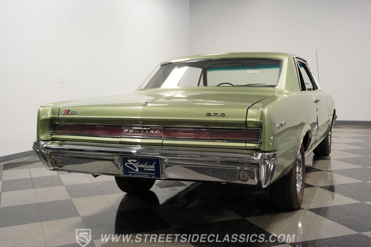 1964 Pontiac GTO Tri Power