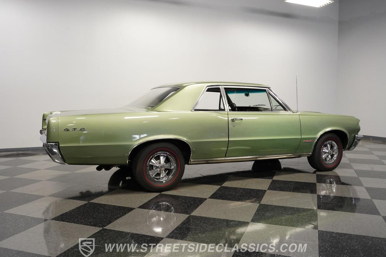 1964 Pontiac GTO Tri Power