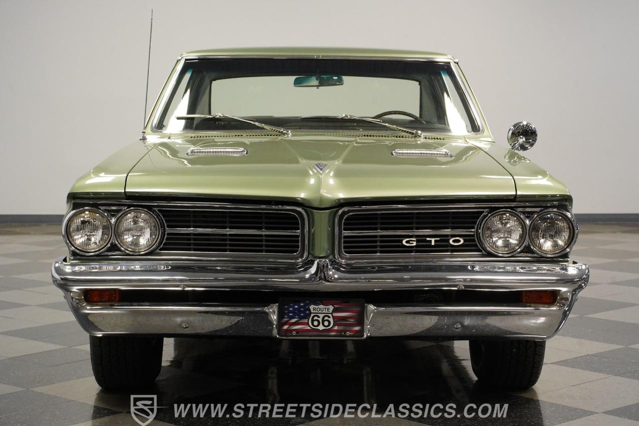 1964 Pontiac GTO Tri Power