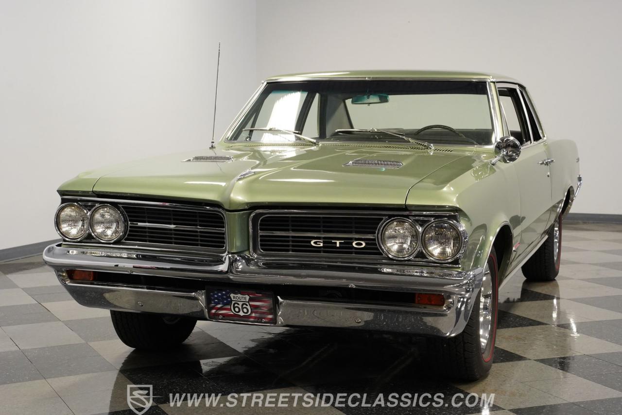 1964 Pontiac GTO Tri Power