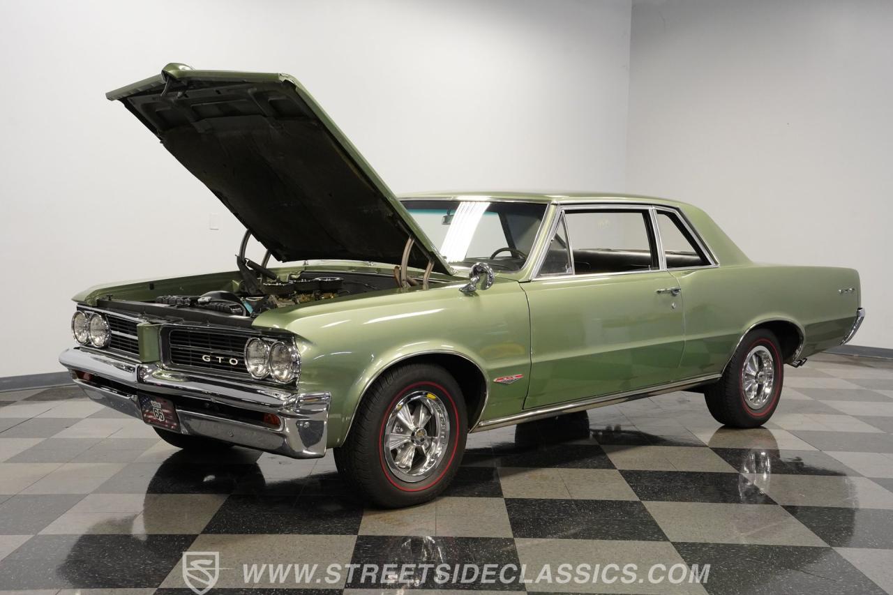 1964 Pontiac GTO Tri Power