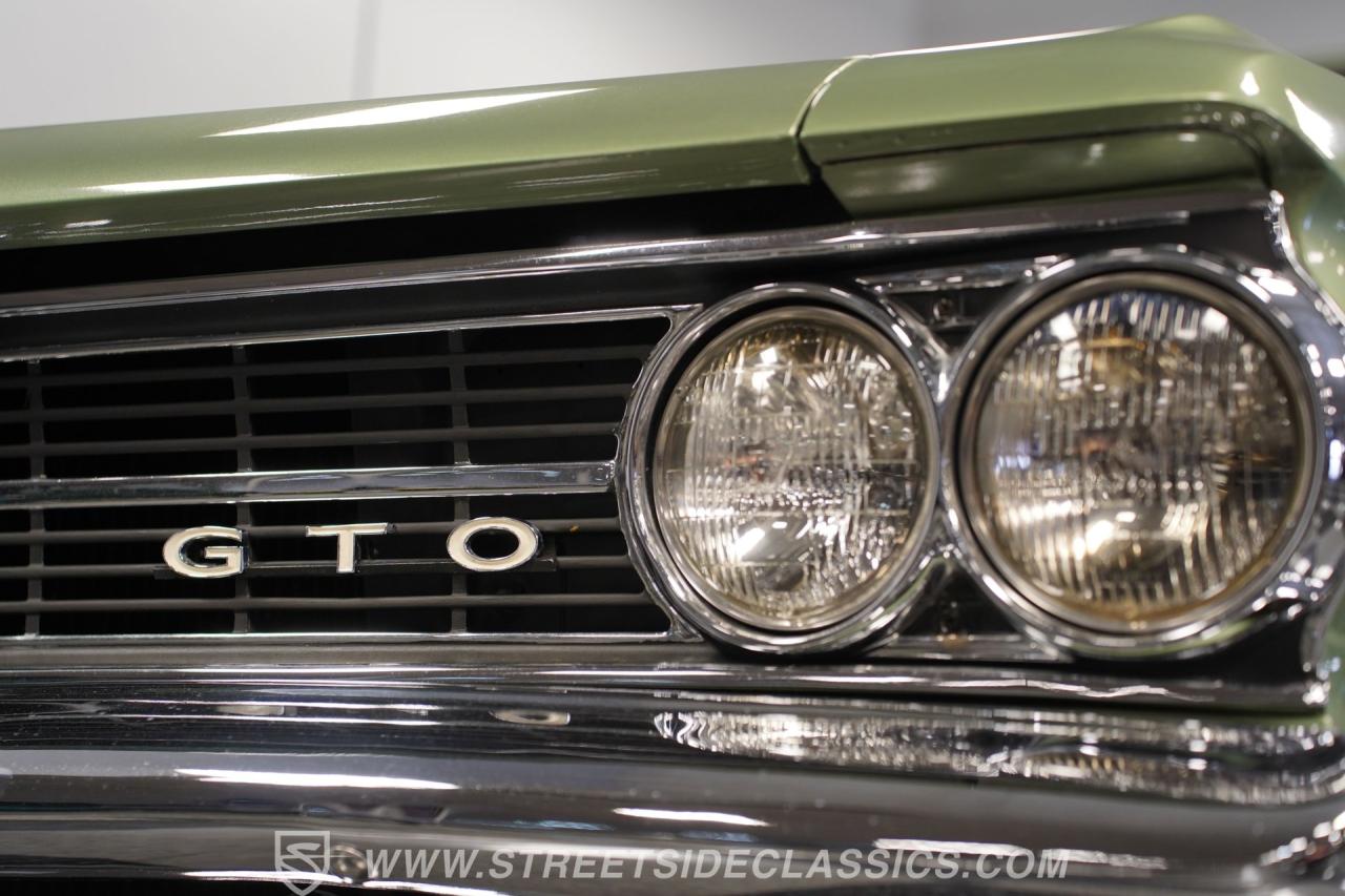 1964 Pontiac GTO Tri Power