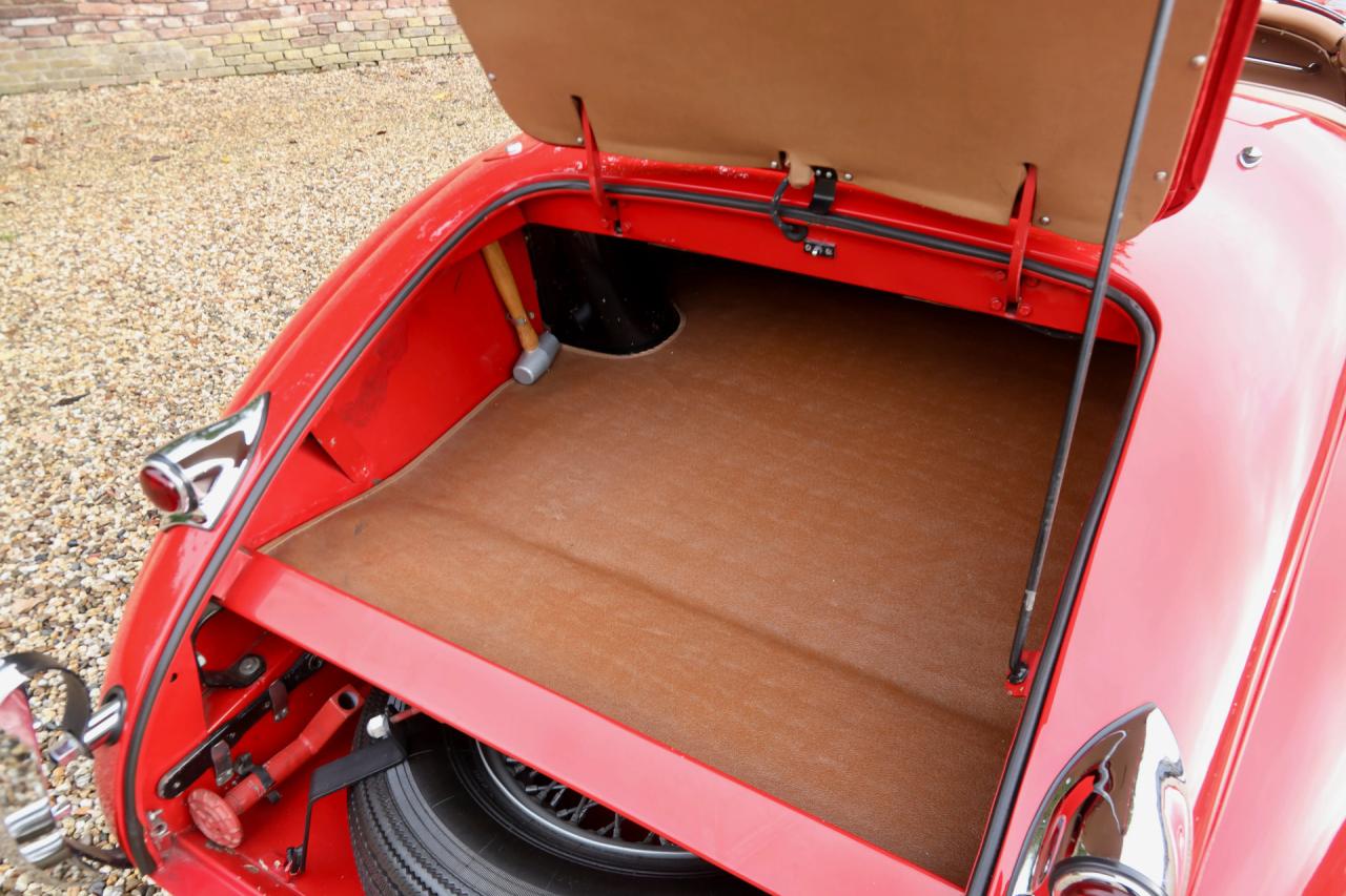 1954 Jaguar XK120 SE OTS &ldquo;Special Equipment&rdquo;