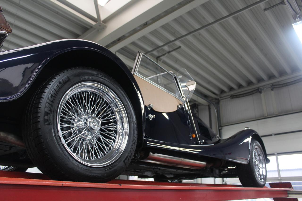 1998 Morgan Plus 8 4.6i &ldquo; in Lancia Blue&rdquo;