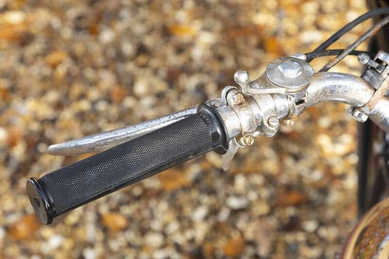 1938 Triumph TIGER 70 ZH DELUX