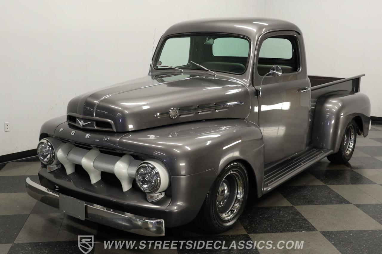 1952 Ford F-1 Restomod