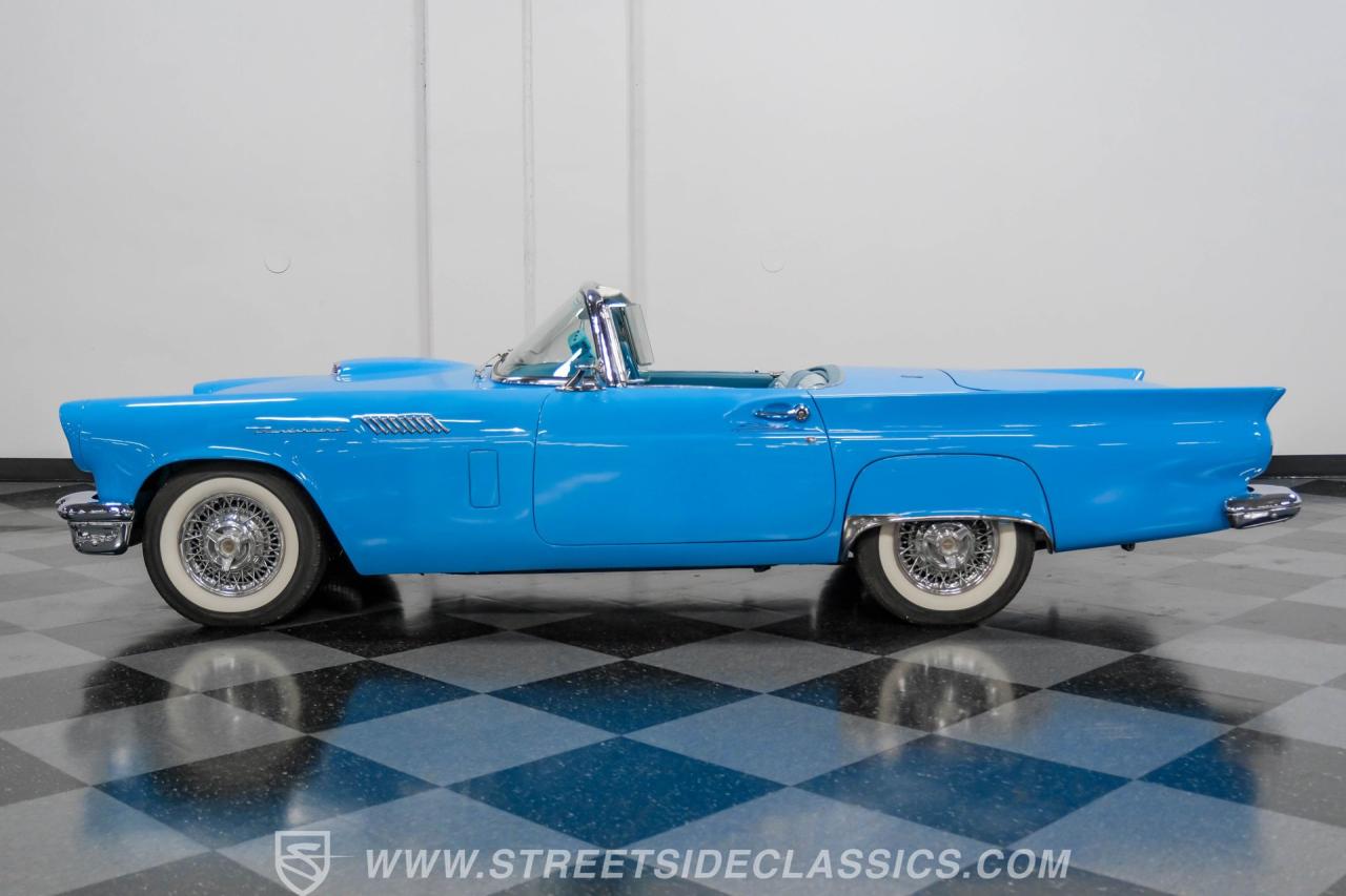 1957 Ford Thunderbird