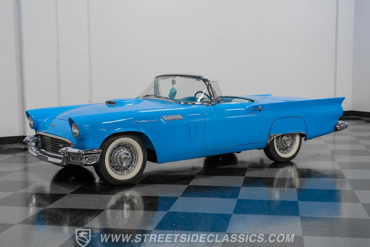 1957 Ford Thunderbird
