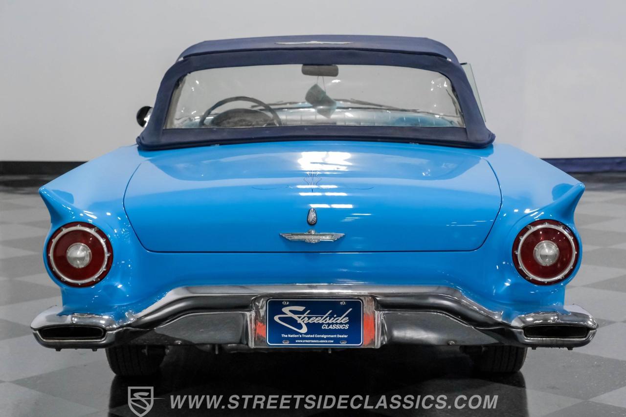 1957 Ford Thunderbird