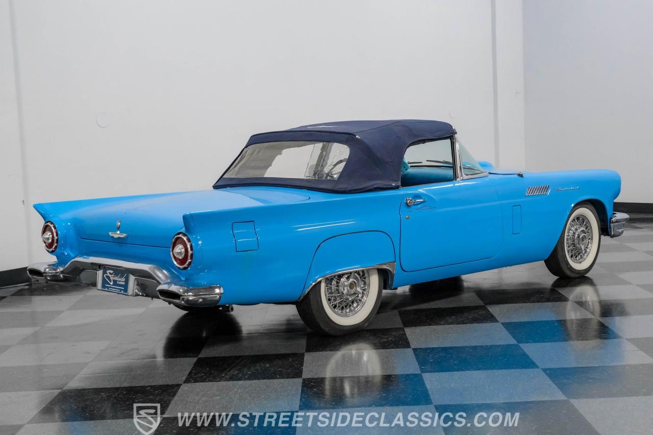 1957 Ford Thunderbird