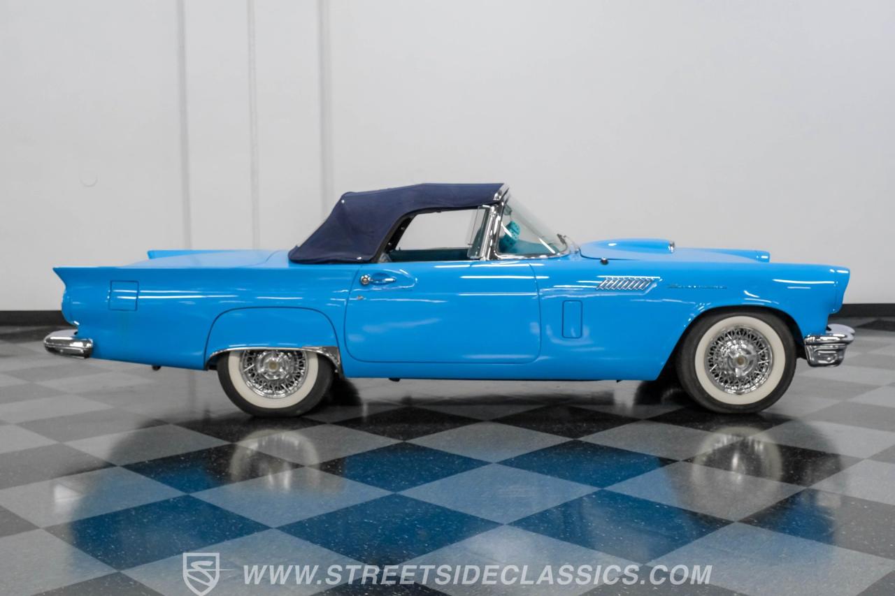 1957 Ford Thunderbird