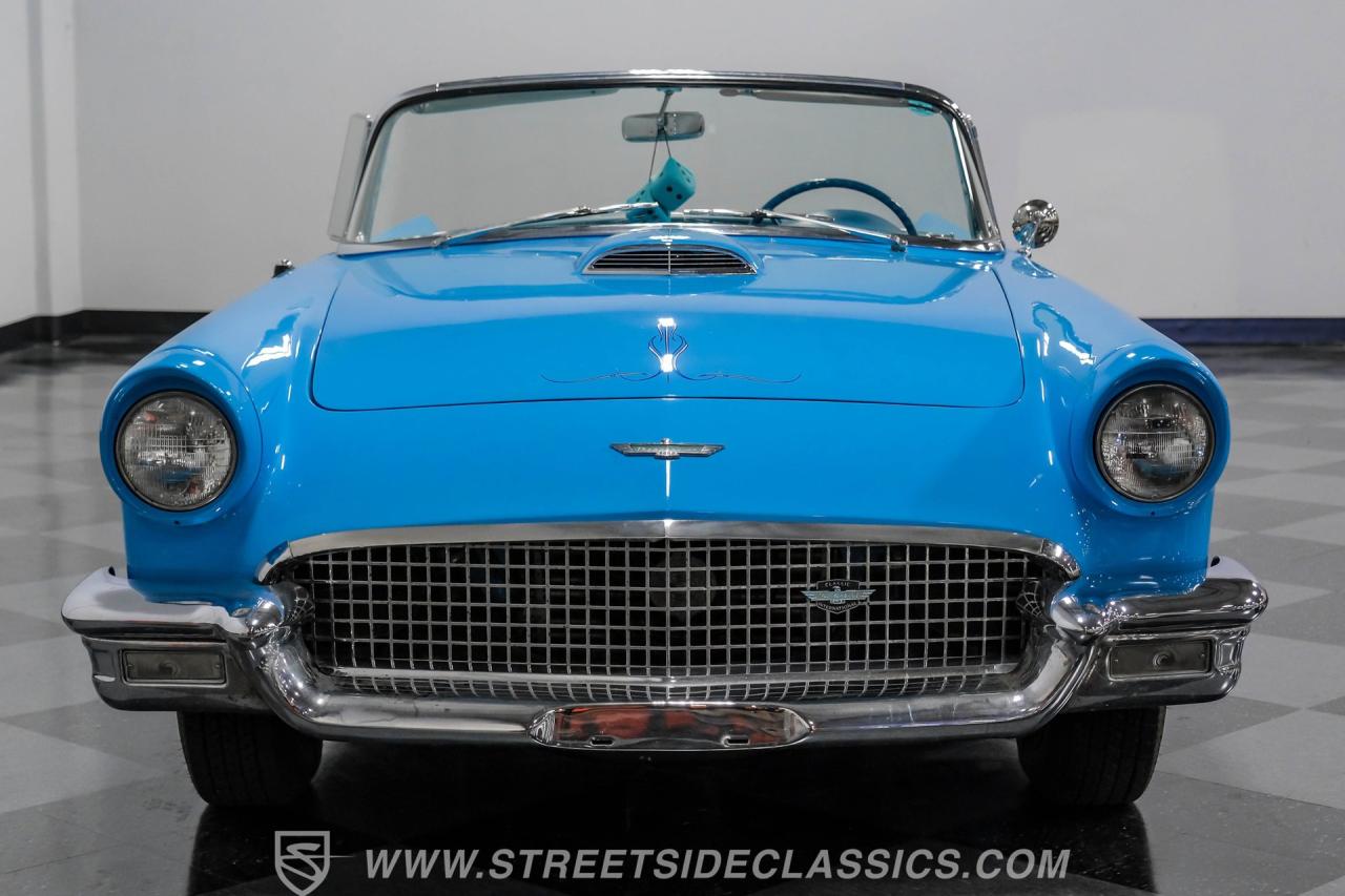 1957 Ford Thunderbird