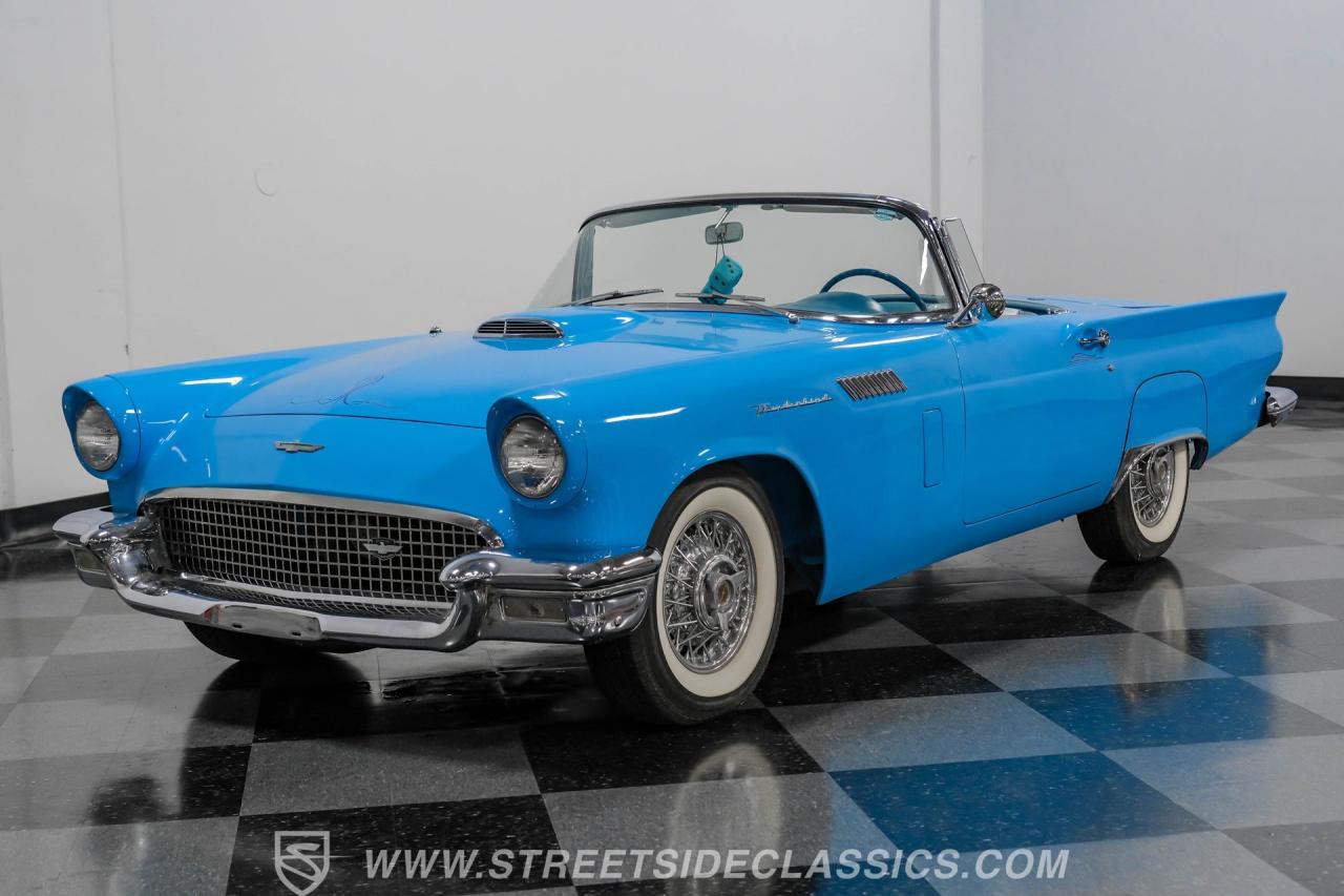 1957 Ford Thunderbird