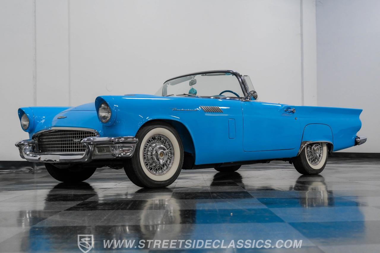 1957 Ford Thunderbird