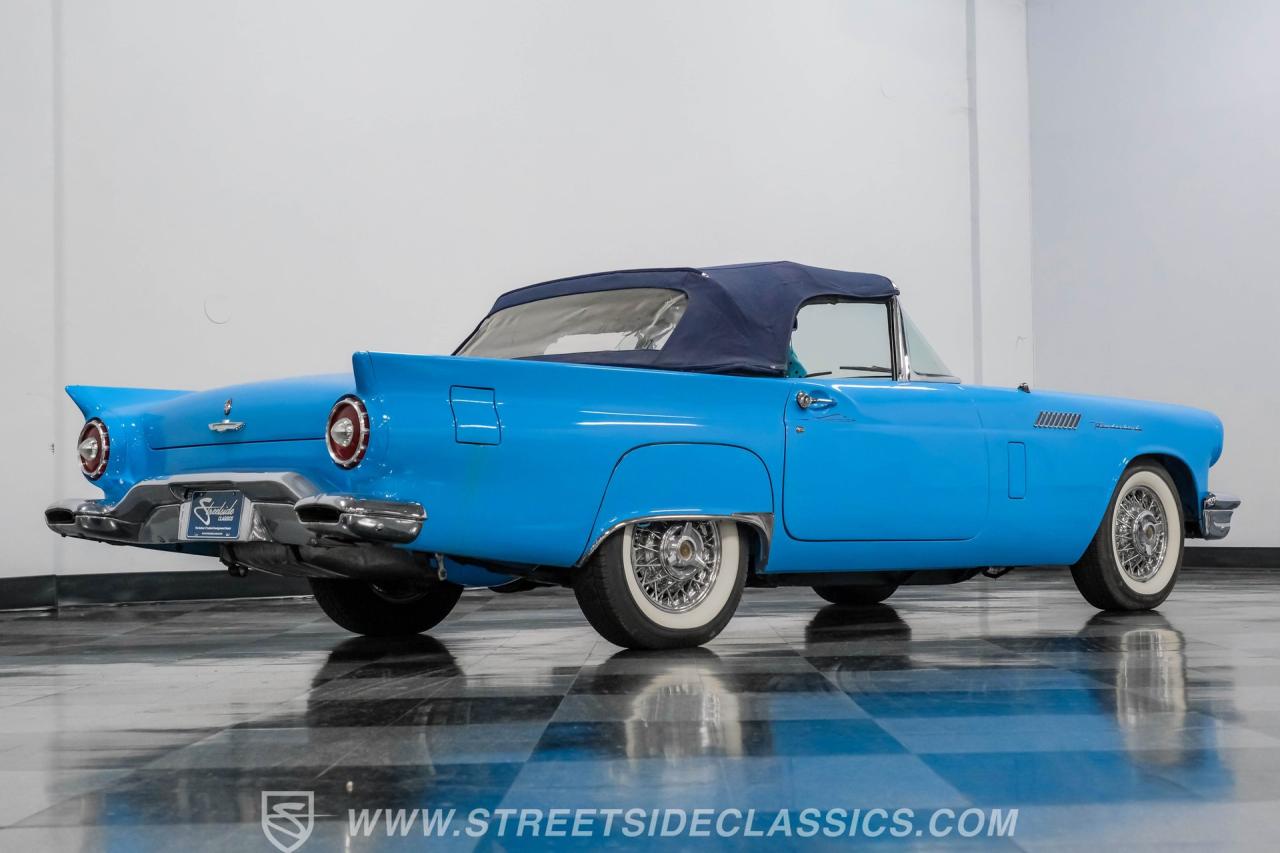 1957 Ford Thunderbird