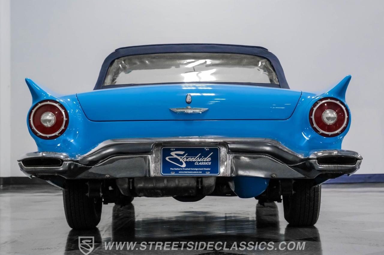 1957 Ford Thunderbird