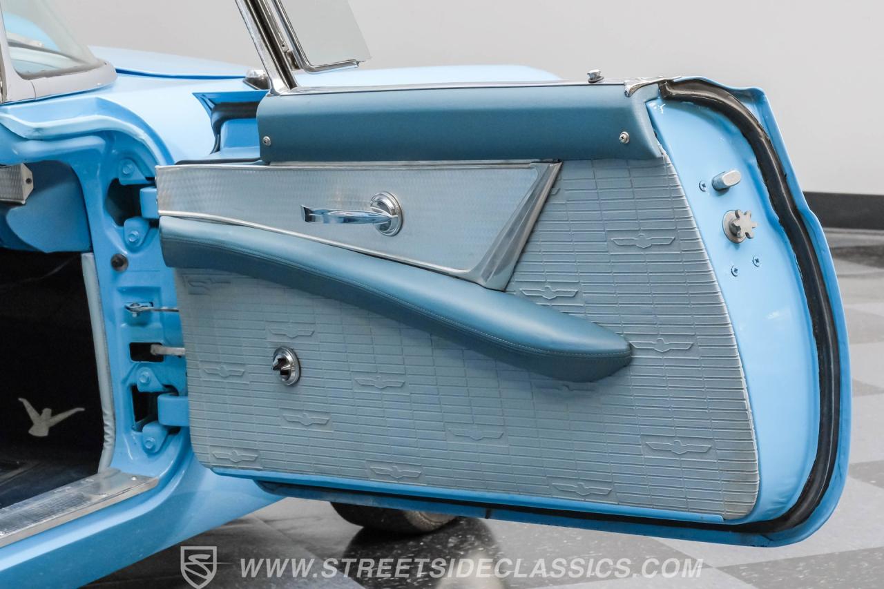 1957 Ford Thunderbird