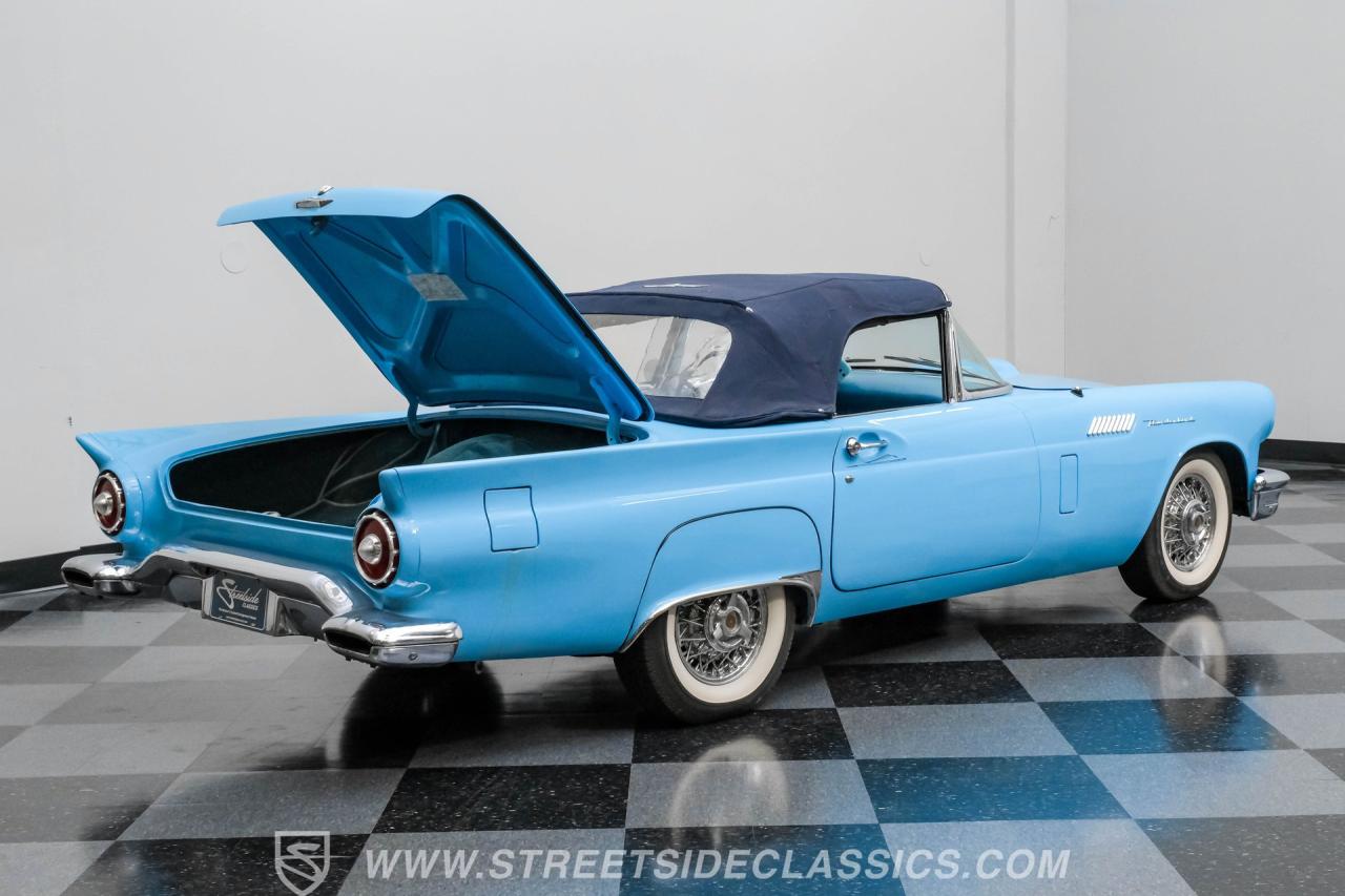 1957 Ford Thunderbird