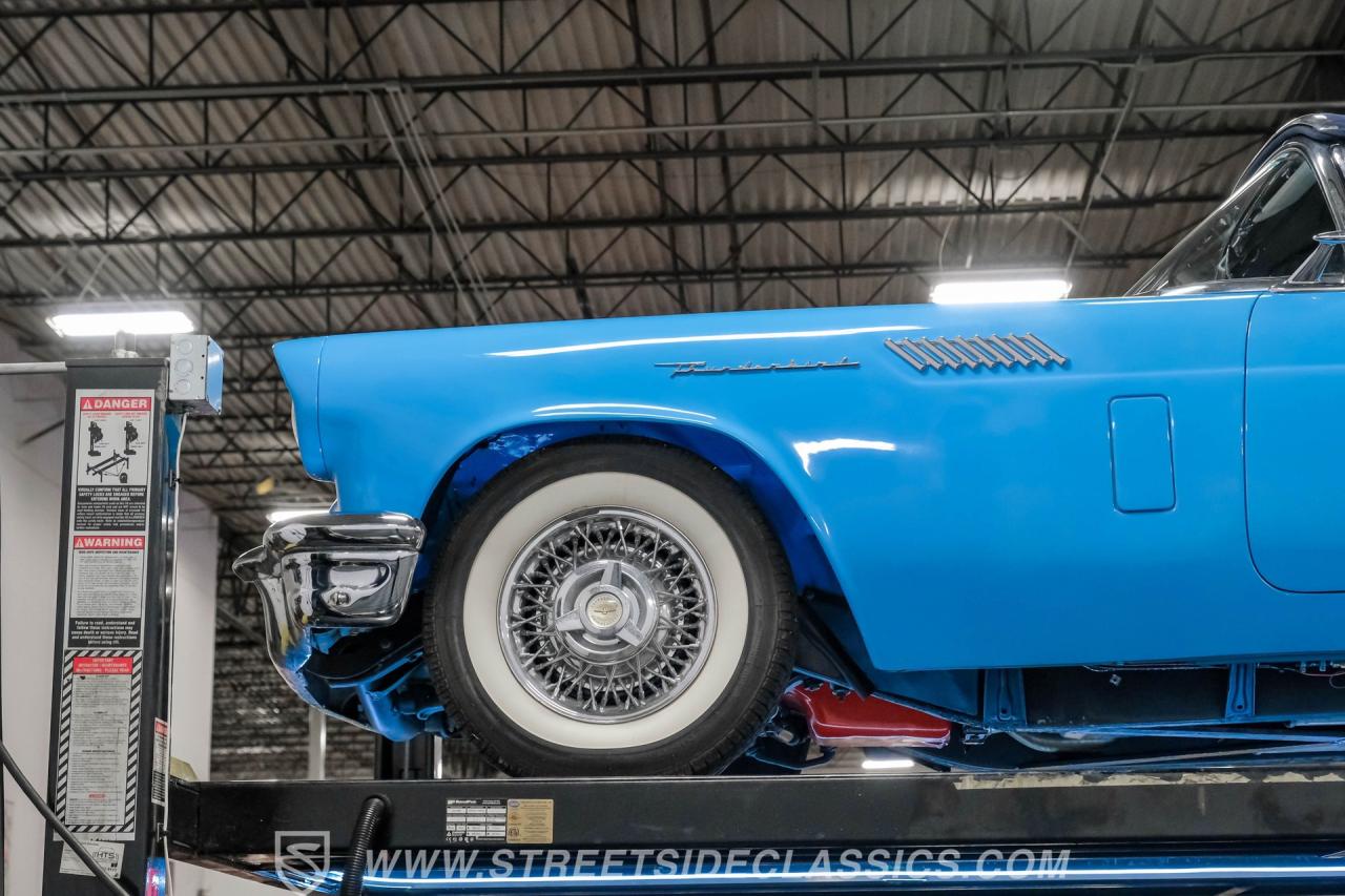 1957 Ford Thunderbird