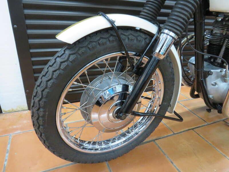 1964 Triumph T120 BONNEVILLE