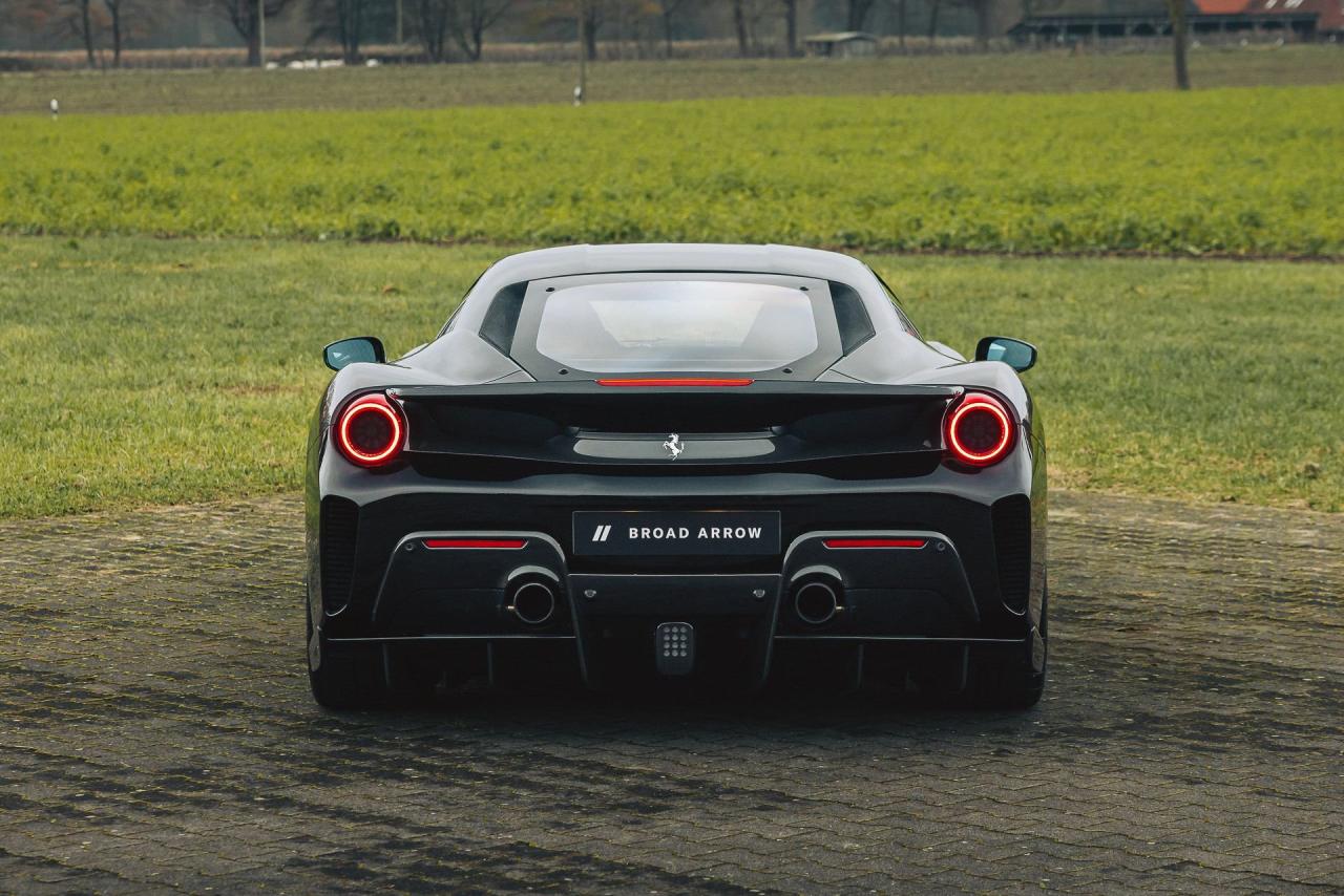 2020 Ferrari 488 PISTA