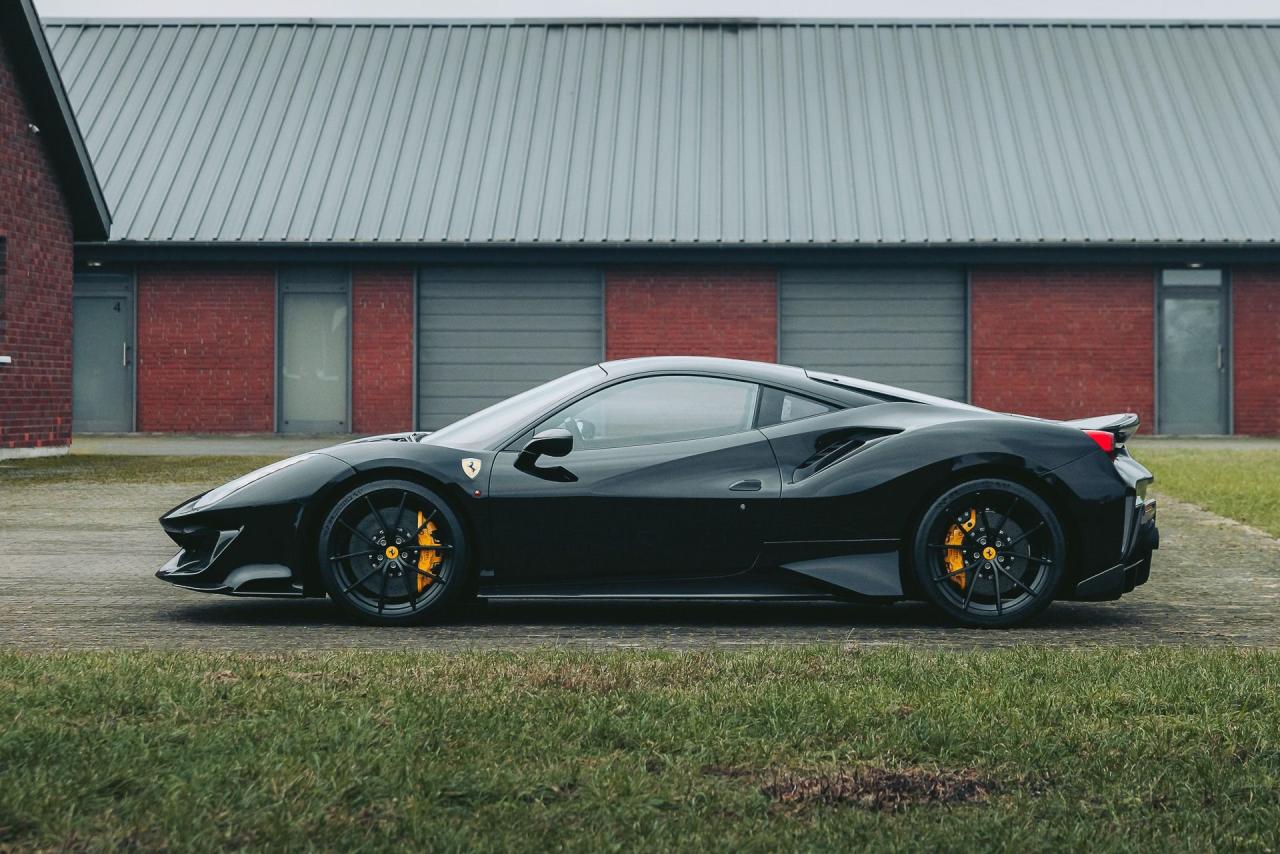 2020 Ferrari 488 PISTA