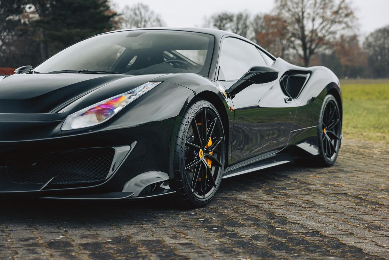 2020 Ferrari 488 PISTA