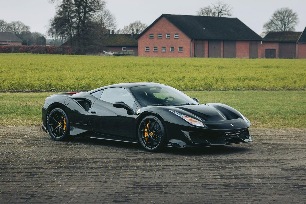 2020 Ferrari 488 PISTA