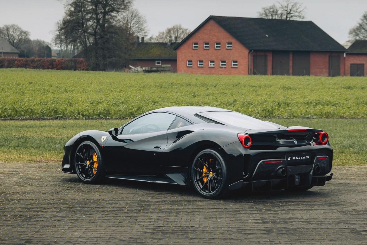2020 Ferrari 488 PISTA