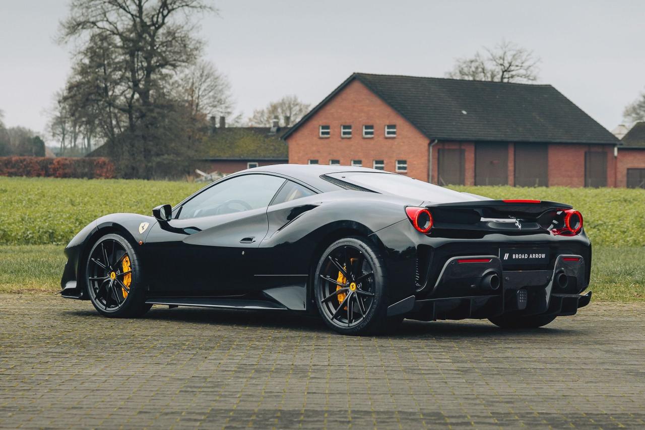 2020 Ferrari 488 PISTA