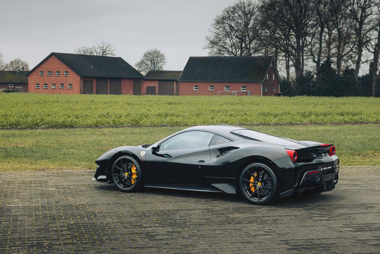2020 Ferrari 488 PISTA