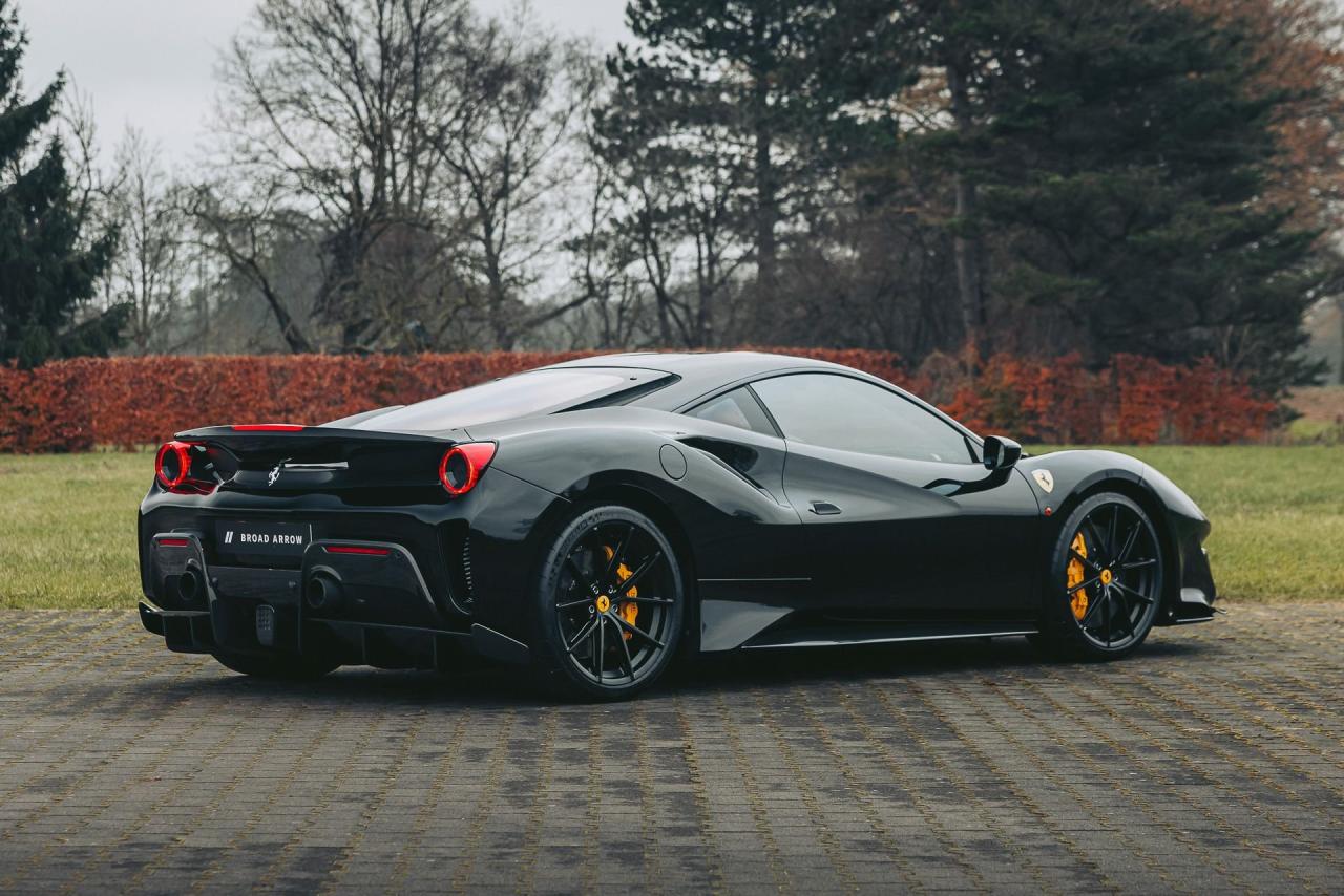 2020 Ferrari 488 PISTA
