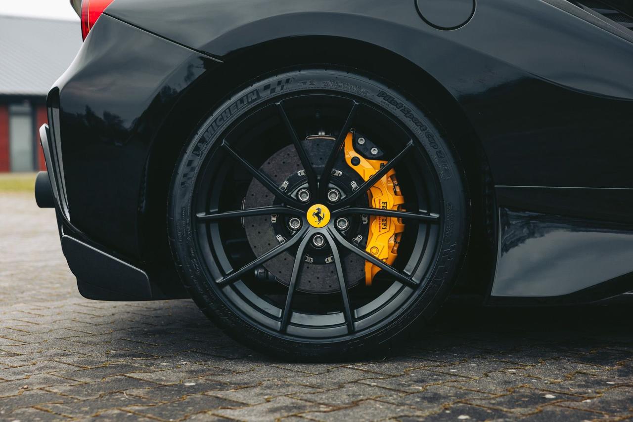 2020 Ferrari 488 PISTA