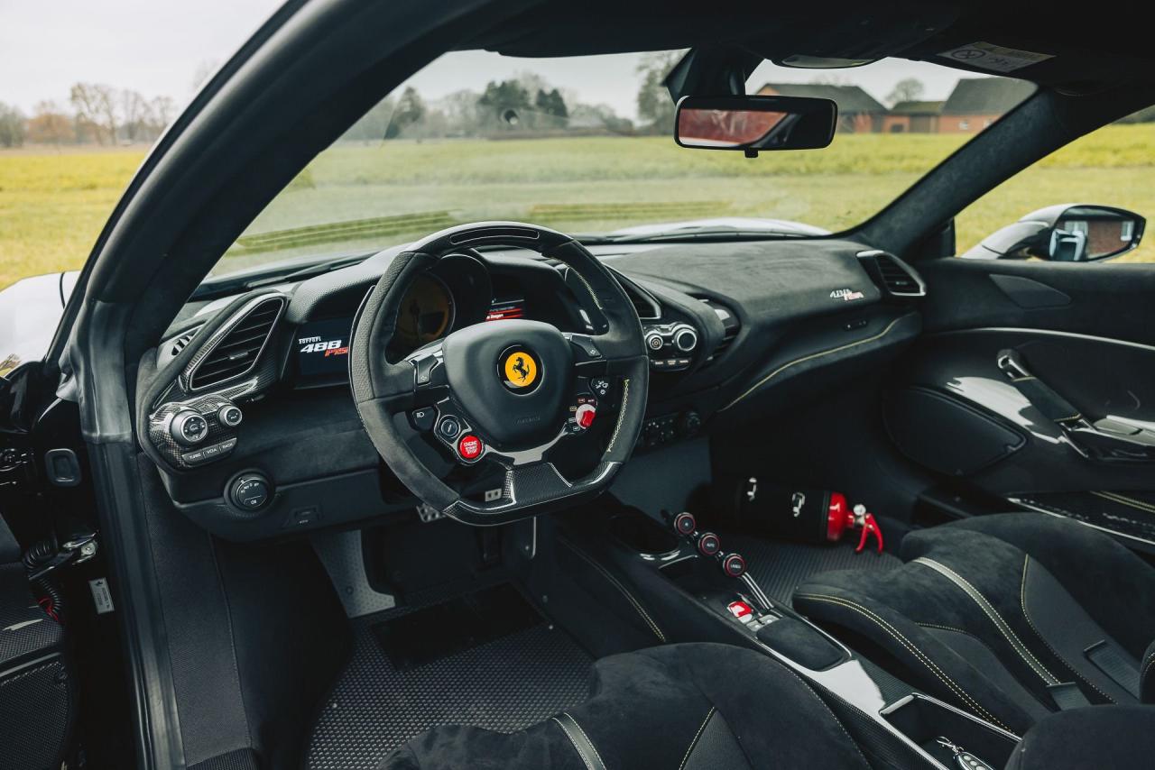 2020 Ferrari 488 PISTA