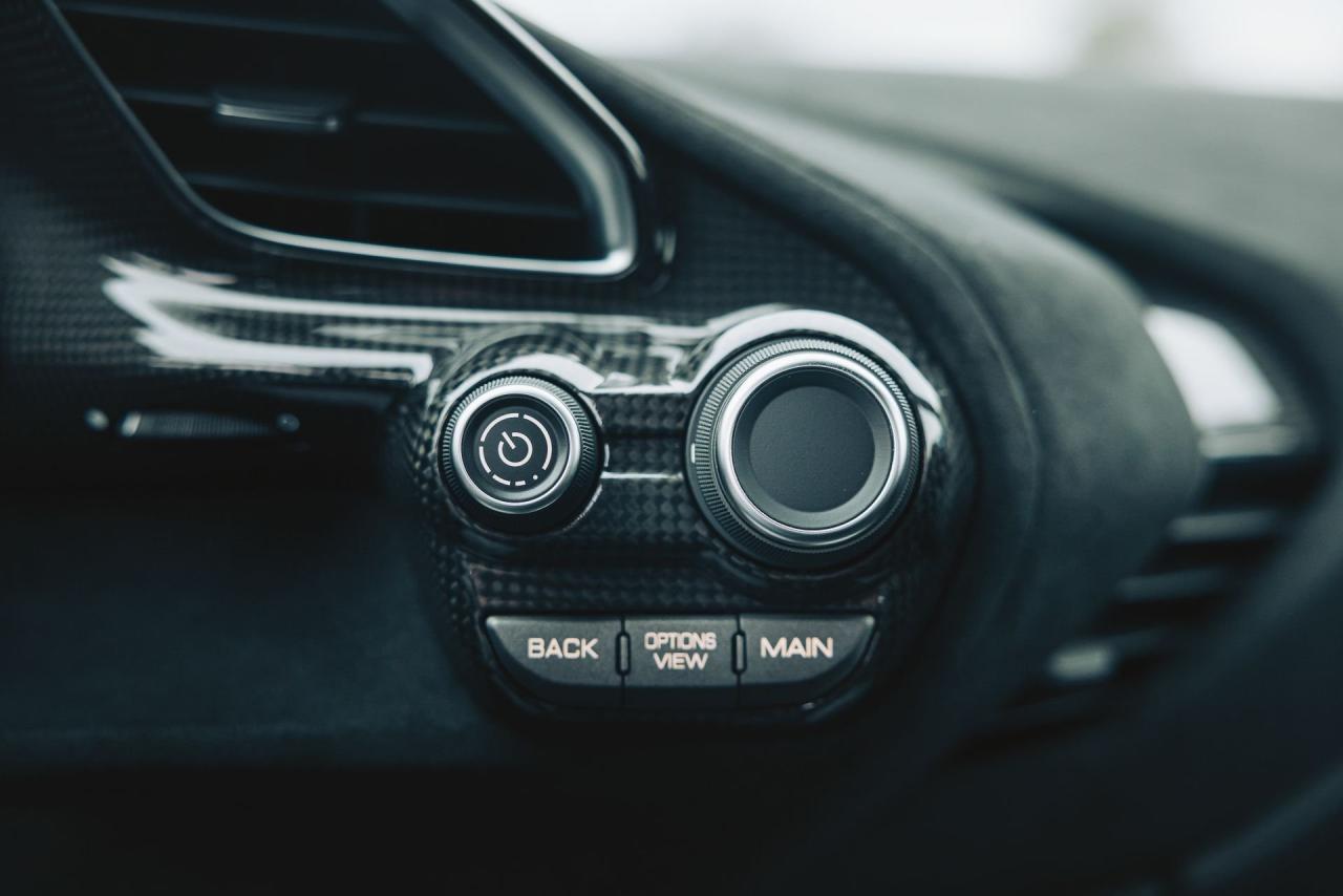 2020 Ferrari 488 PISTA