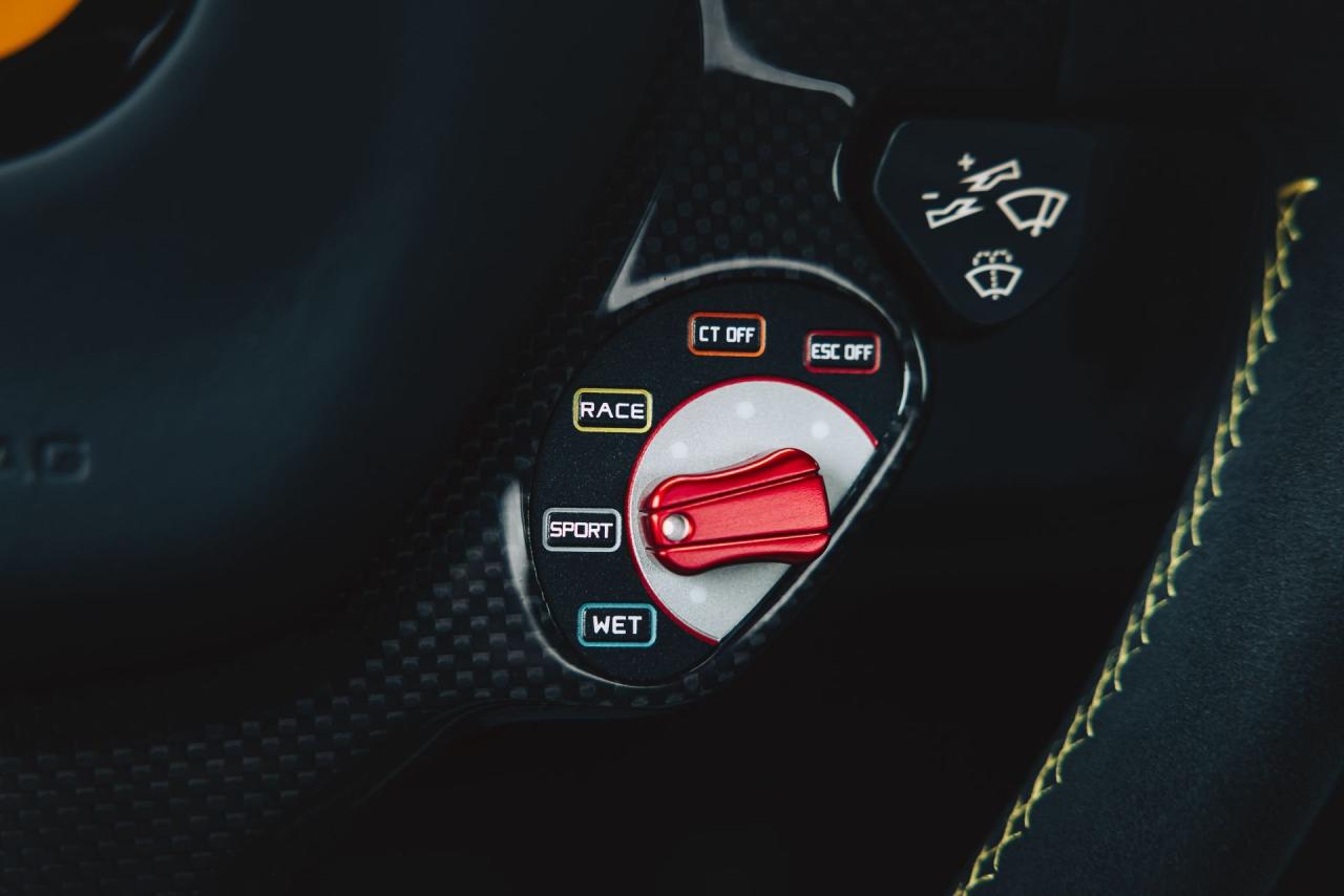 2020 Ferrari 488 PISTA