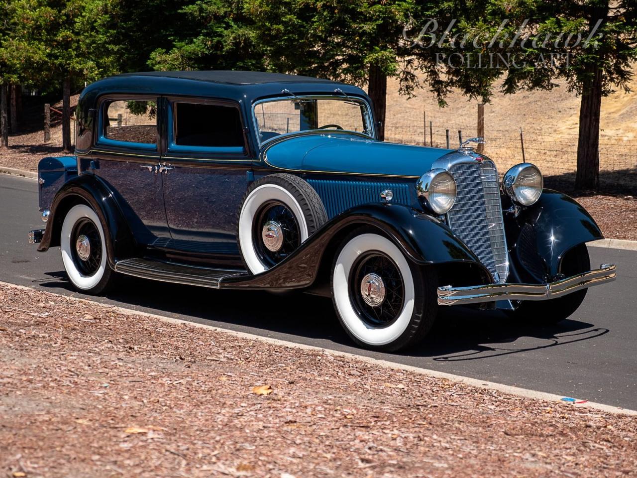 1933 Lincoln Twelve KA Sedan