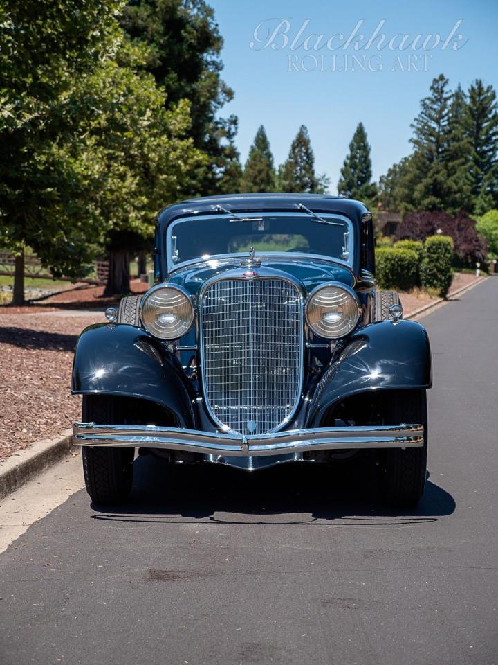 1933 Lincoln Twelve KA Sedan