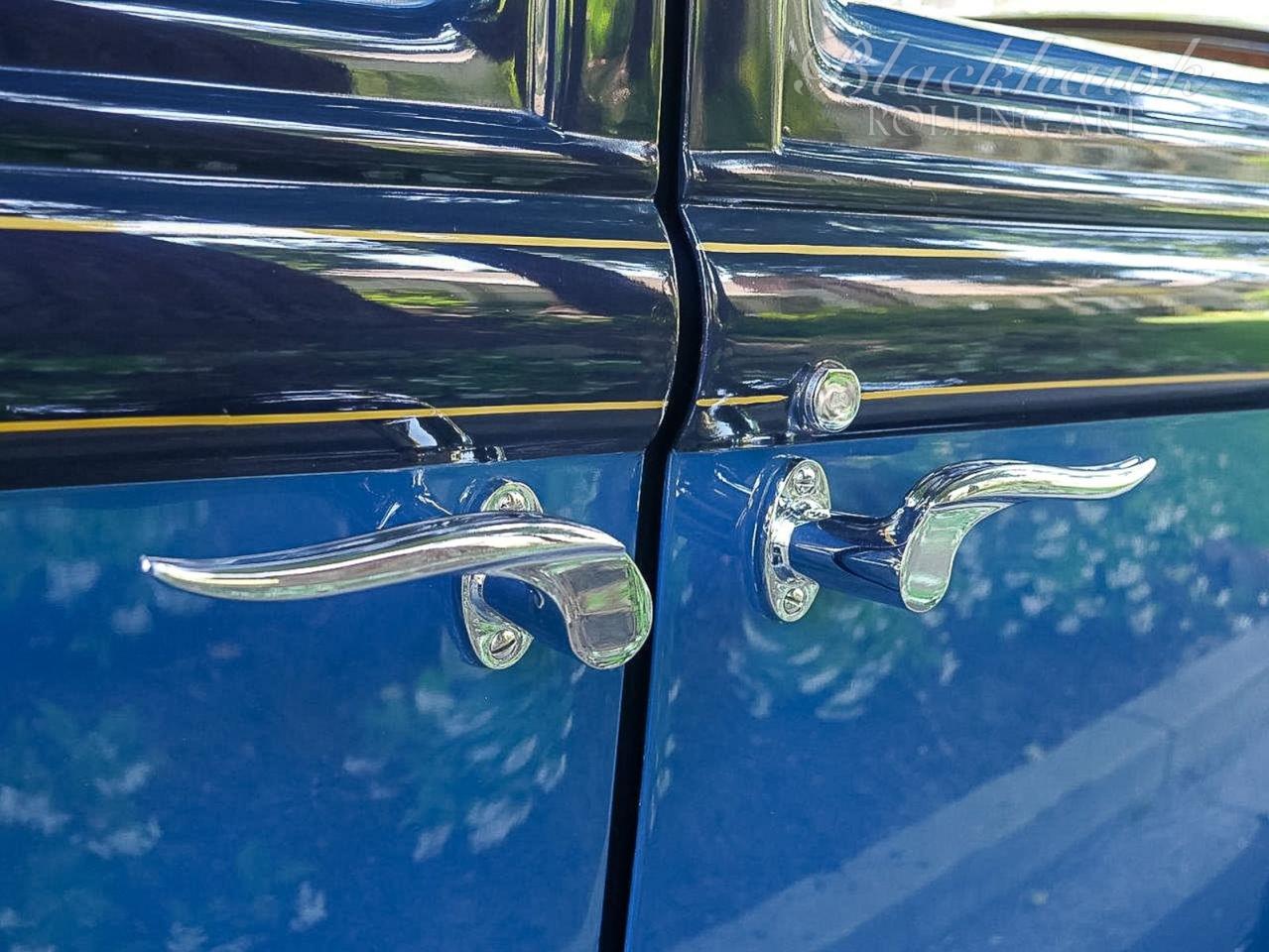 1933 Lincoln Twelve KA Sedan