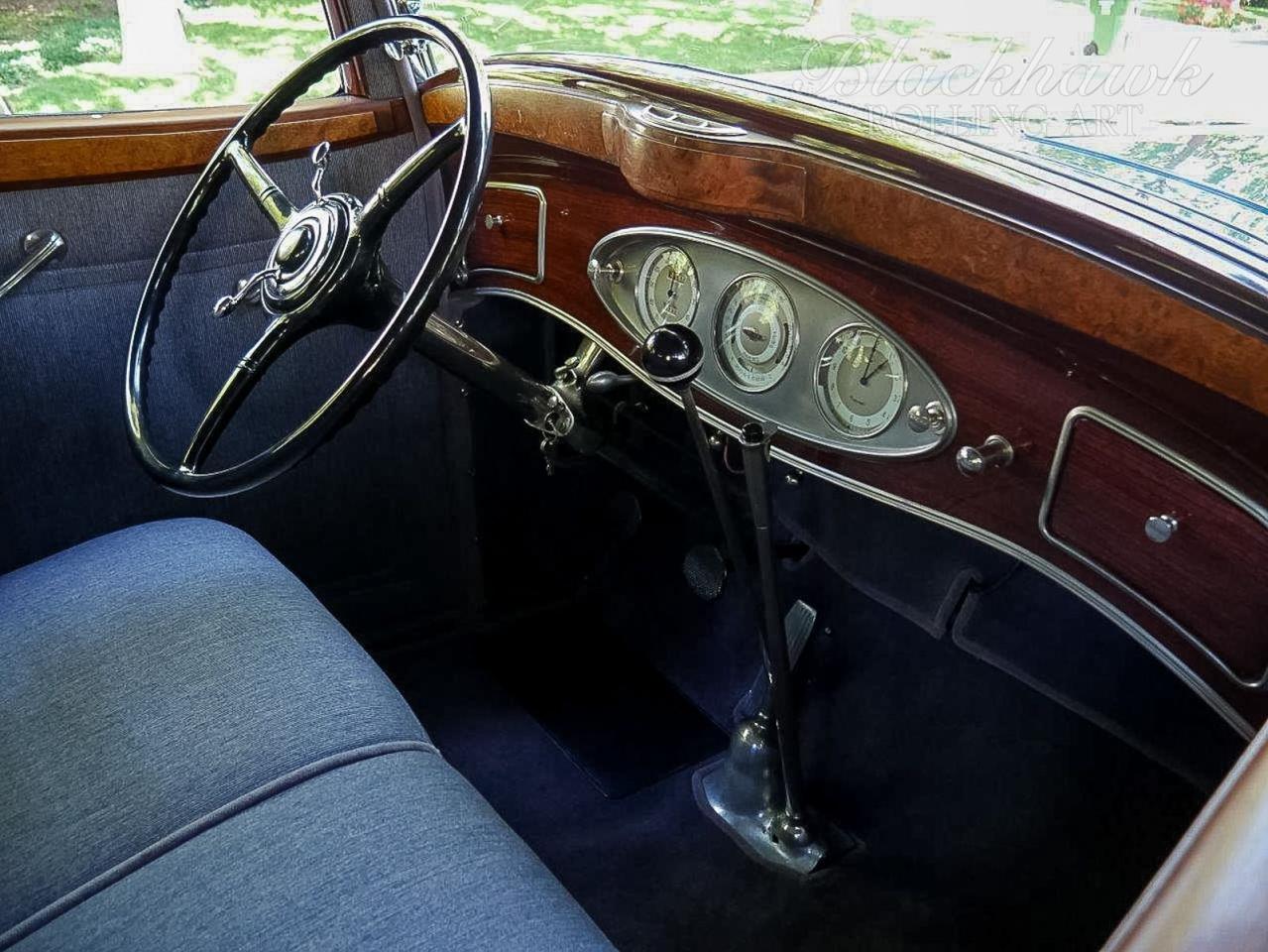 1933 Lincoln Twelve KA Sedan