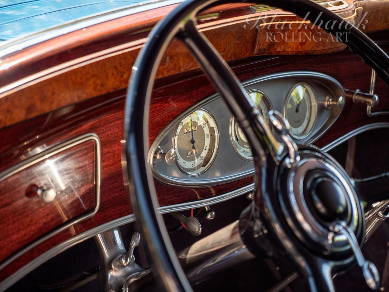 1933 Lincoln Twelve KA Sedan