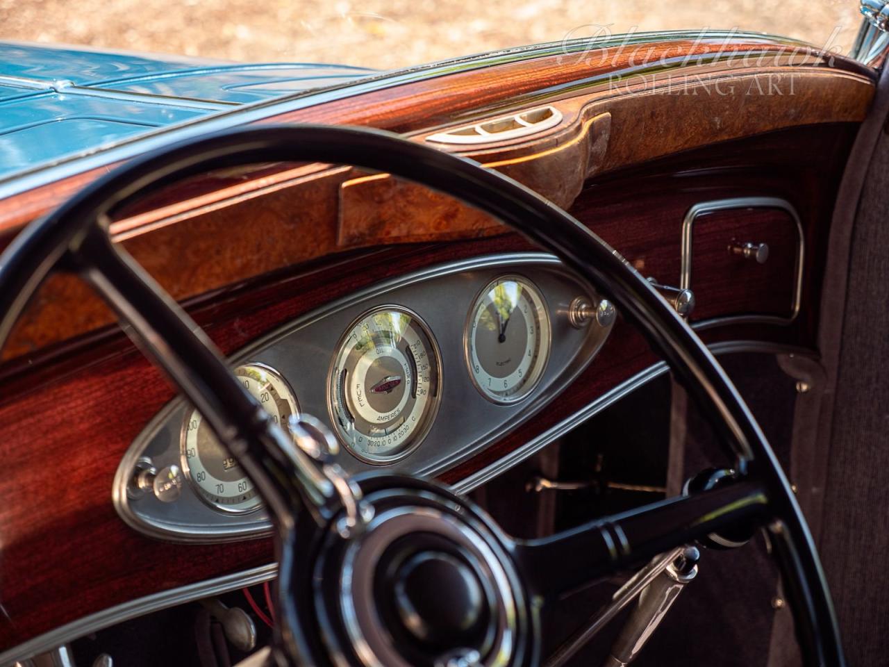 1933 Lincoln Twelve KA Sedan